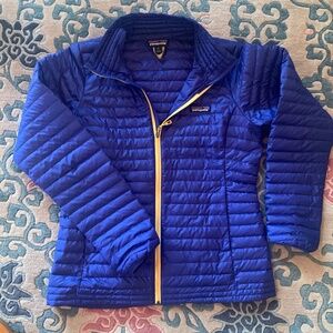 Patagonia lightweight down puffer jacket